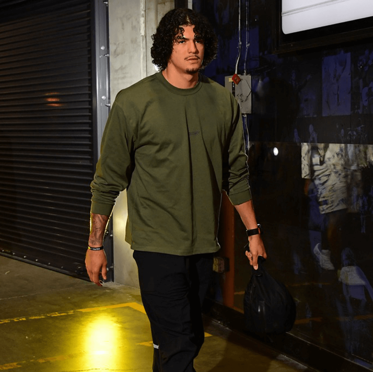 - THE LONG SLEEVE 2 -